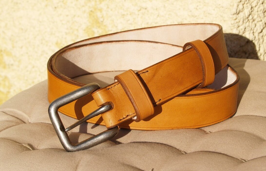 ceinturon ardillon demi-dosset croupon collet